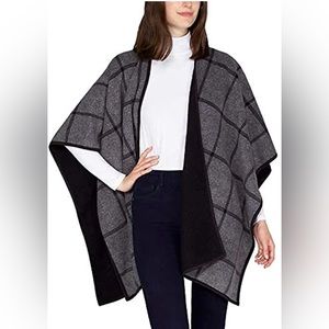 IKE BEHAR Reversible fashion wrap